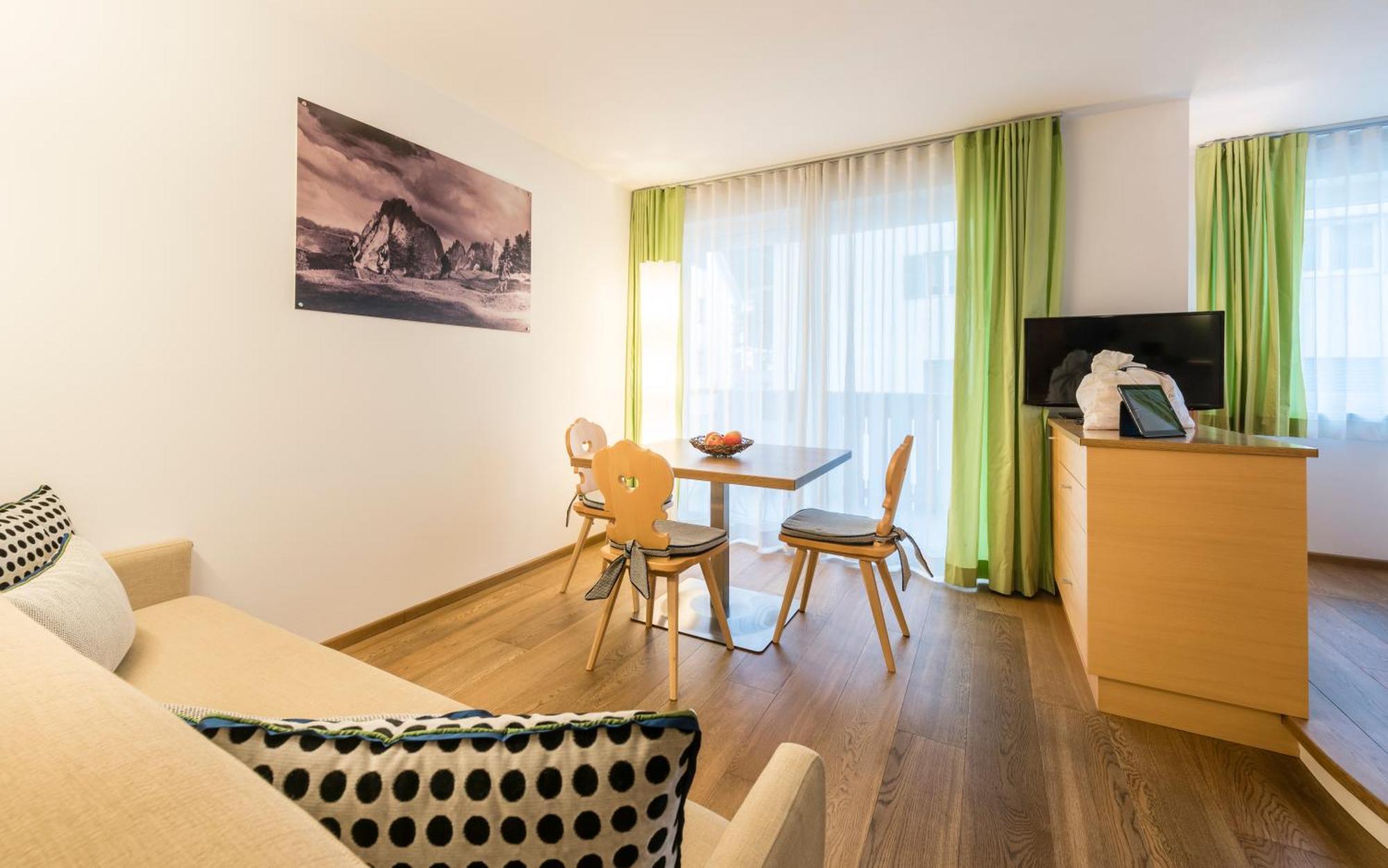 Avita - Suites To Relax Ortisei Zewnętrze zdjęcie